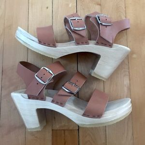 No. 6 heeled sandal